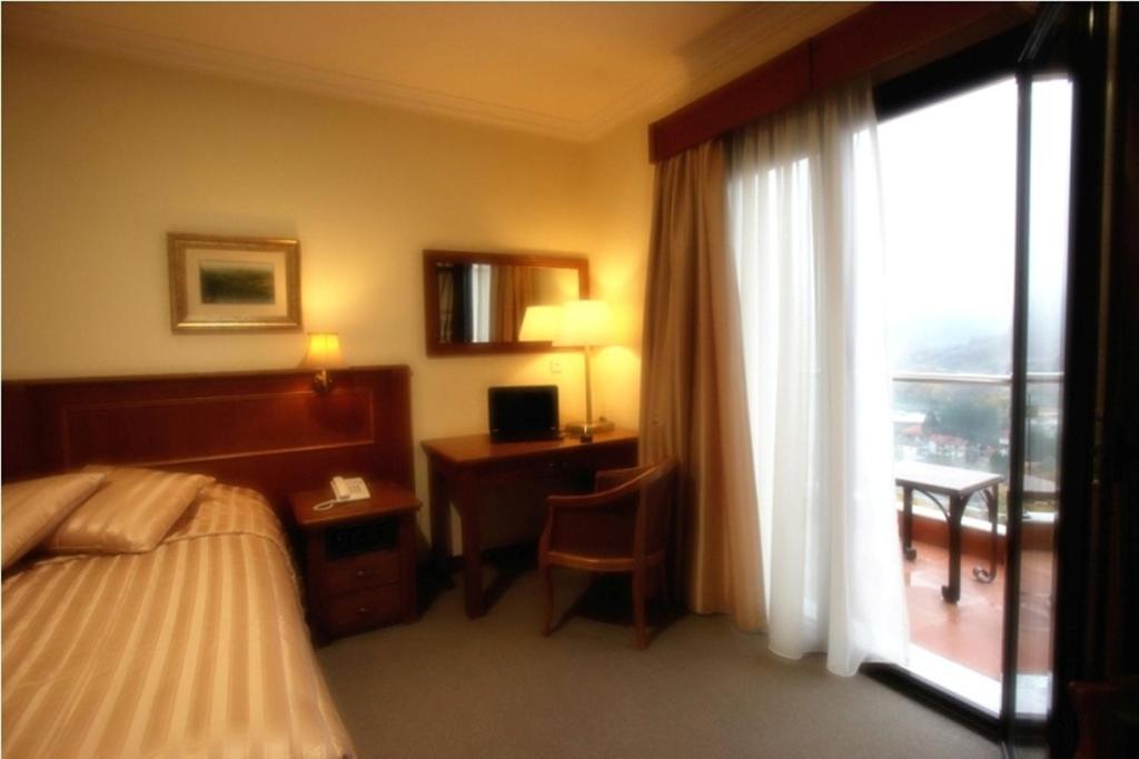 Afkos Grammos Boutique Hotel Resort Nestorion Room photo